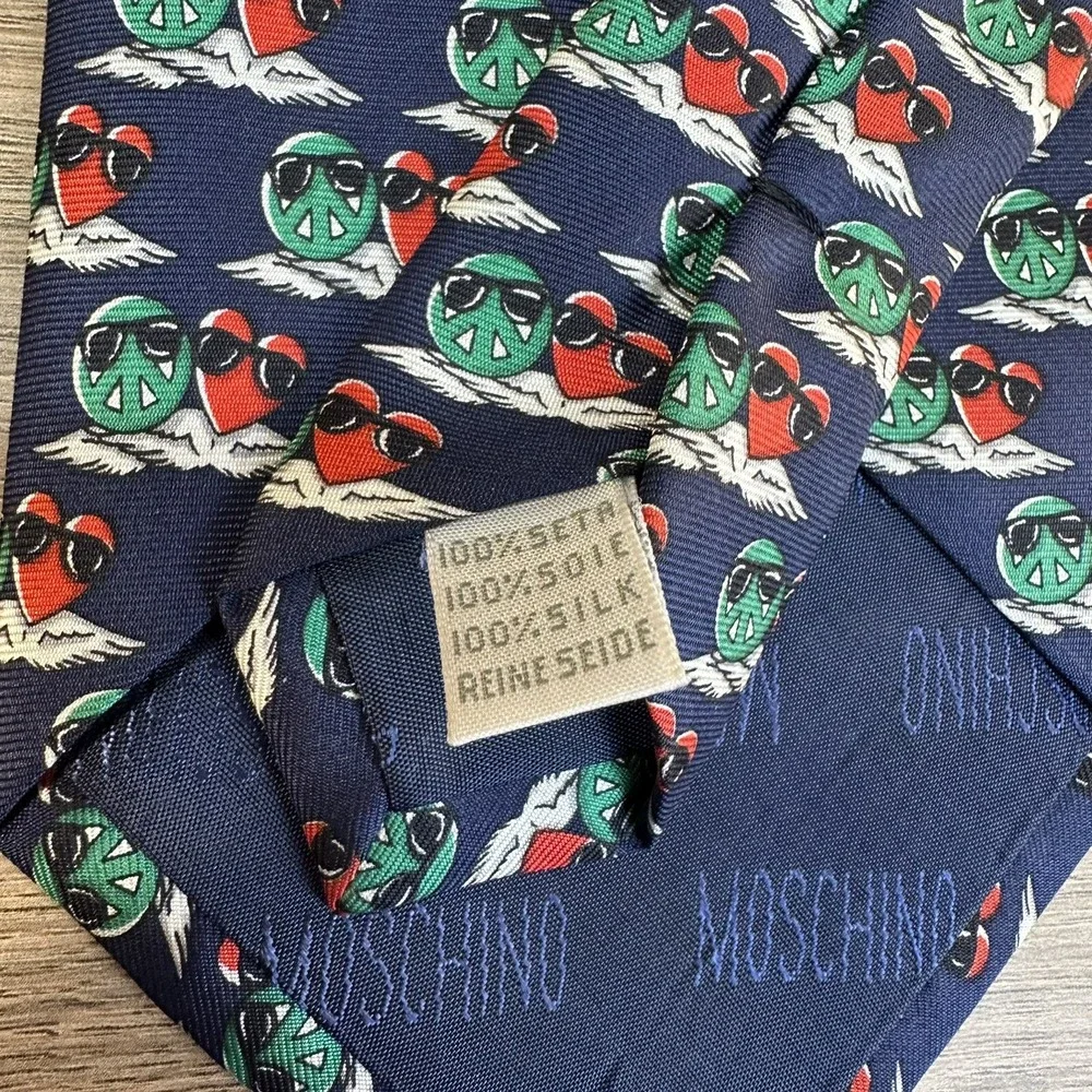 Vtg 90s MOSCHINO‎ Tie Valentines 100% Silk Made In Italy Navy Hearts Sunglasses